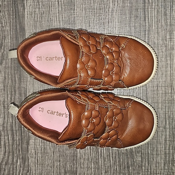 Carters toddler girl brown shoes with velcro closure. Hardly worn. Size 12 - Picture 3 of 3